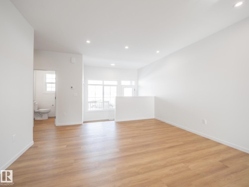 1025 Aster Boulevard, Edmonton, AB - Indoor Photo Showing Other Room
