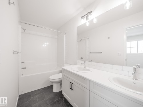1025 Aster Boulevard, Edmonton, AB - Indoor Photo Showing Bathroom