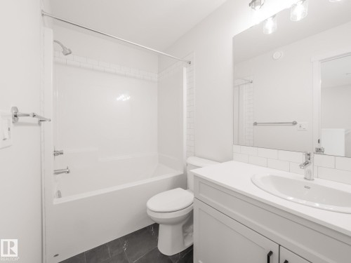 1025 Aster Boulevard, Edmonton, AB - Indoor Photo Showing Bathroom