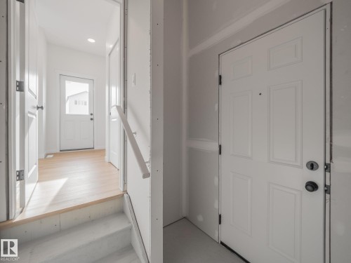 1025 Aster Boulevard, Edmonton, AB - Indoor Photo Showing Other Room