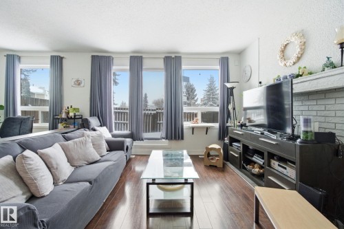 614 Saddleback Road, Edmonton, AB - Indoor Photo Showing Living Room