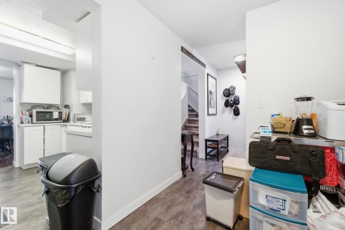 614 Saddleback Road, Edmonton, AB - Indoor