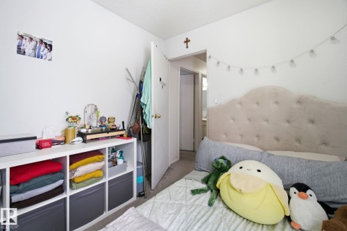 614 Saddleback Road, Edmonton, AB - Indoor