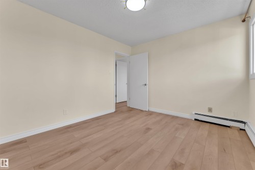5 3855 76 Street, Edmonton, AB - Indoor Photo Showing Other Room