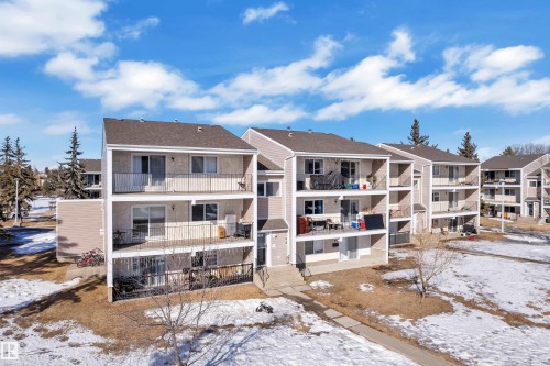 5 3855 76 Street, Edmonton, AB - Outdoor