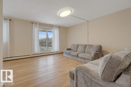 5 3855 76 Street, Edmonton, AB - Indoor Photo Showing Living Room