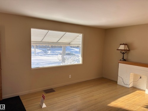 12303 131 Street Nw, Edmonton, AB - Indoor Photo Showing Other Room