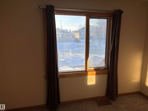 12303 131 Street Nw, Edmonton, AB - Indoor Photo Showing Other Room