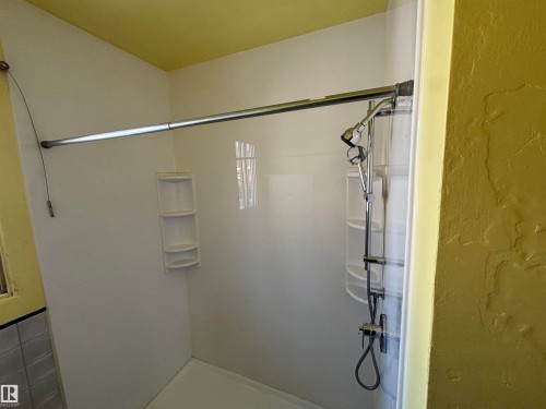 12303 131 Street Nw, Edmonton, AB - Indoor