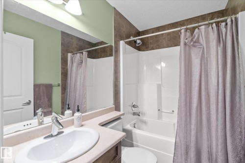 4929 Terwillegar Common, Edmonton, AB - Indoor Photo Showing Bathroom