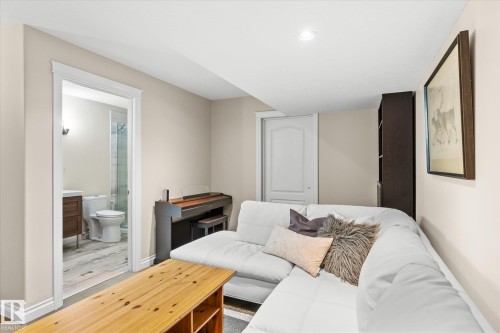 4929 Terwillegar Common, Edmonton, AB - Indoor Photo Showing Bedroom