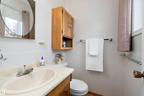 5 Groat Drive, Spruce Grove, AB - Indoor Photo Showing Bathroom