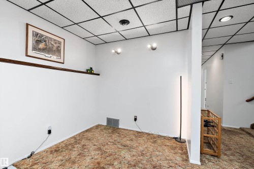 5 Groat Drive, Spruce Grove, AB - Indoor Photo Showing Other Room