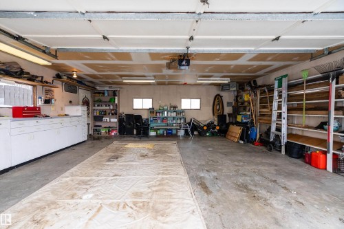 5 Groat Drive, Spruce Grove, AB - Indoor Photo Showing Garage