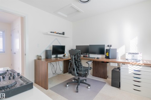 7431 181 Avenue, Edmonton, AB - Indoor Photo Showing Office