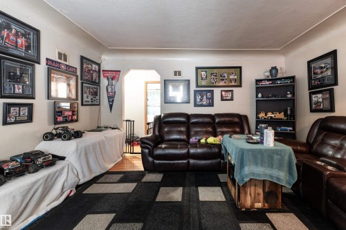 12202 49 Street, Edmonton, AB - Indoor