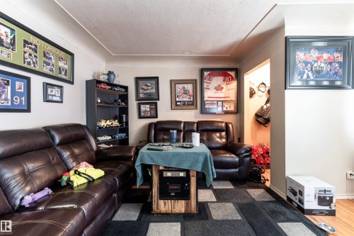 12202 49 Street, Edmonton, AB - Indoor Photo Showing Other Room