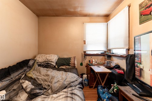 12202 49 Street, Edmonton, AB - Indoor