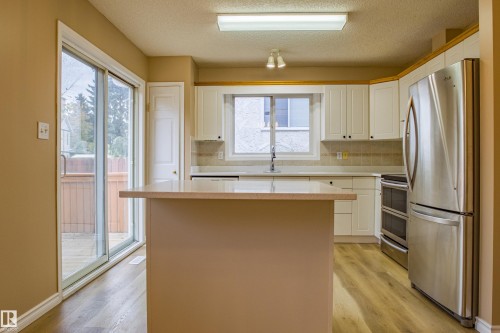 3835 47 Street, Edmonton, AB - Indoor Photo Showing Kitchen