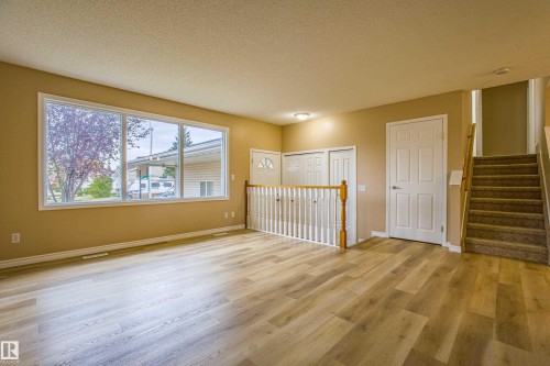 3835 47 Street, Edmonton, AB - Indoor Photo Showing Other Room
