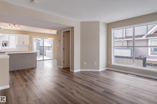 7125 21 Avenue, Edmonton, AB - Indoor Photo Showing Kitchen