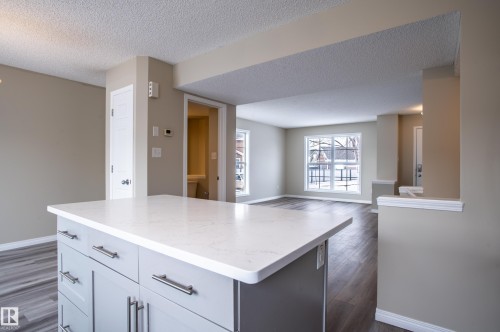 7125 21 Avenue, Edmonton, AB - Indoor