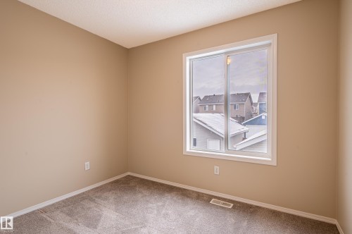 7125 21 Avenue, Edmonton, AB - Indoor Photo Showing Other Room