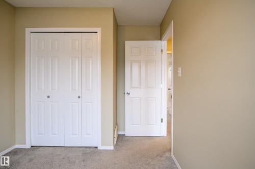 7125 21 Avenue, Edmonton, AB - Indoor Photo Showing Bedroom