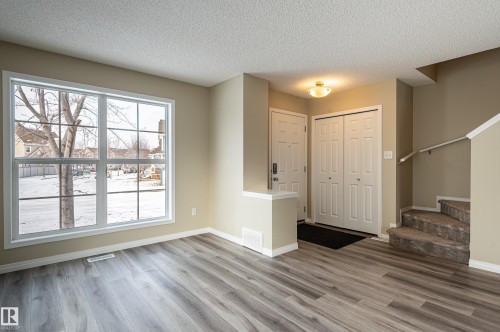7125 21 Avenue, Edmonton, AB - Indoor Photo Showing Other Room