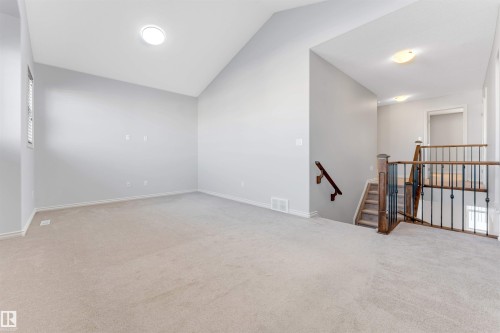 Edmonton, AB - Indoor Photo Showing Other Room