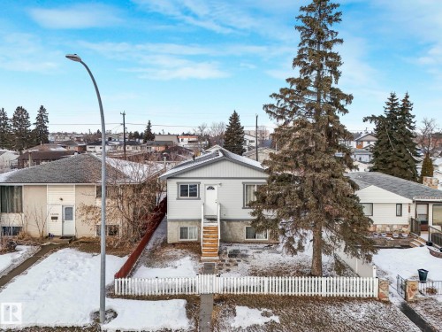 15902 100 Avenue, Edmonton, AB - Outdoor