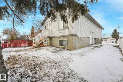 15902 100 Avenue, Edmonton, AB - Outdoor