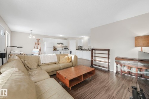 15902 100 Avenue, Edmonton, AB - Indoor Photo Showing Living Room