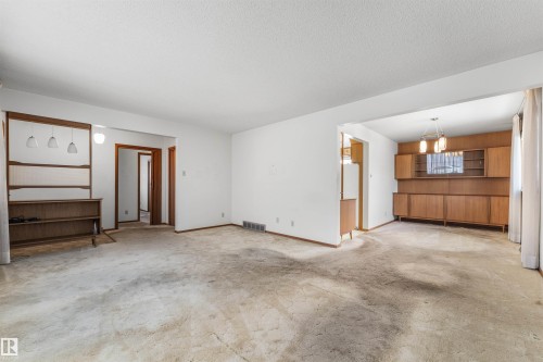 6915 87 Avenue, Edmonton, AB - Indoor