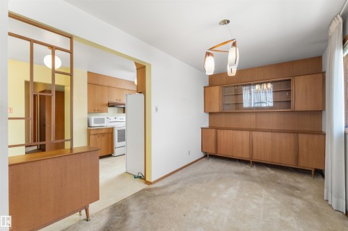 6915 87 Avenue, Edmonton, AB - Indoor Photo Showing Kitchen