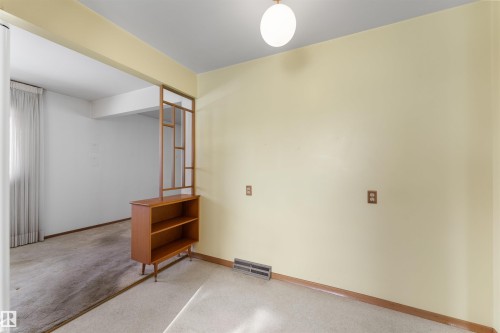 6915 87 Avenue, Edmonton, AB - Indoor Photo Showing Other Room