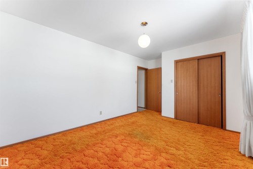 6915 87 Avenue, Edmonton, AB - Indoor Photo Showing Other Room
