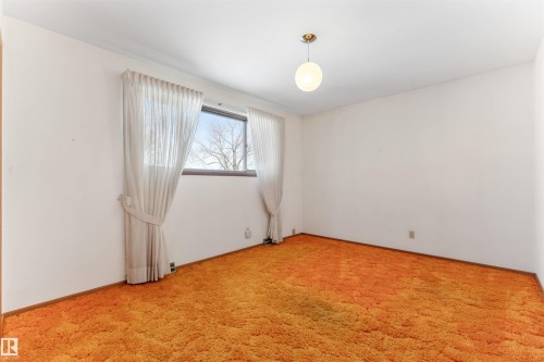 6915 87 Avenue, Edmonton, AB - Indoor Photo Showing Other Room