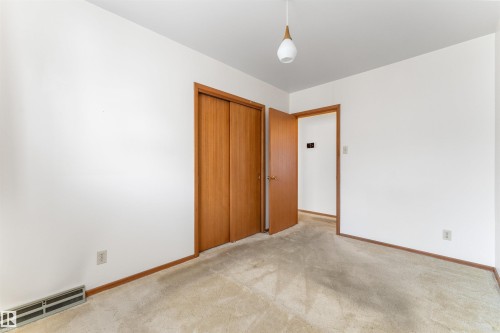 6915 87 Avenue, Edmonton, AB - Indoor Photo Showing Other Room