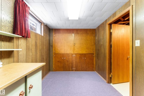 6915 87 Avenue, Edmonton, AB - Indoor