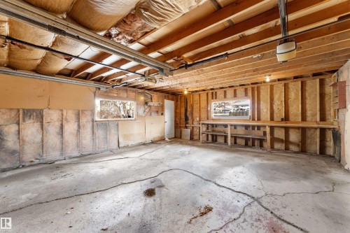 6915 87 Avenue, Edmonton, AB - Indoor Photo Showing Other Room