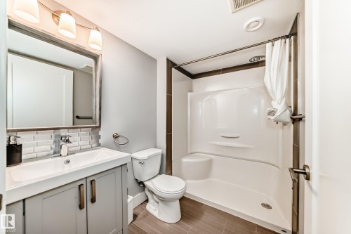 41 4835 Wright Drive, Edmonton, AB - Indoor Photo Showing Bathroom