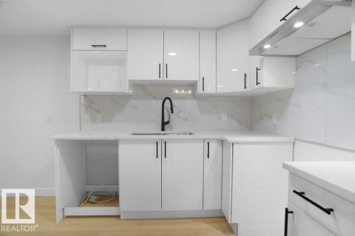 10946 62 Avenue, Edmonton, AB - Indoor Photo Showing Kitchen