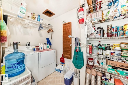 Laundry area featuring washer and dryer - 777 Butterworth Drive, Edmonton, AB - Indoor Photo Showing Laundry Room