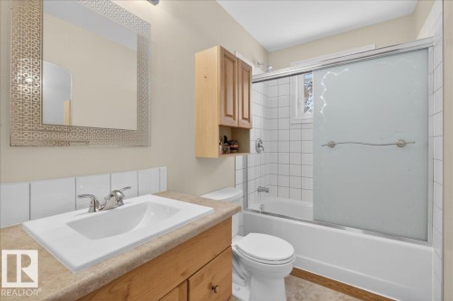 11 Gladstone Crescent, St. Albert, AB - Indoor Photo Showing Bathroom