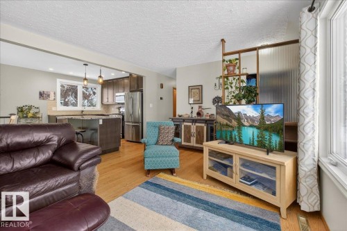 11 Gladstone Crescent, St. Albert, AB - Indoor Photo Showing Living Room