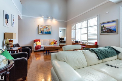 232 Gariepy Crescent, Edmonton, AB - Indoor Photo Showing Living Room
