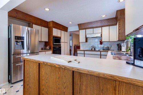 232 Gariepy Crescent, Edmonton, AB - Indoor Photo Showing Kitchen With Double Sink