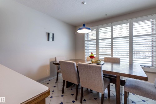 232 Gariepy Crescent, Edmonton, AB - Indoor Photo Showing Dining Room