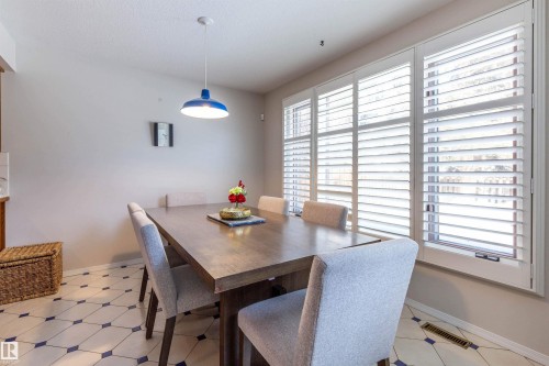 232 Gariepy Crescent, Edmonton, AB - Indoor Photo Showing Dining Room